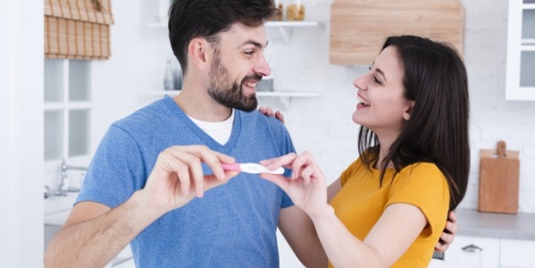 PSYCHO-COUPLE : BIEN VIVRE LA GROSSESSE À DEUX PSYCHO-COUPLE : BIEN VIVRE LA GROSSESSE À DEUX